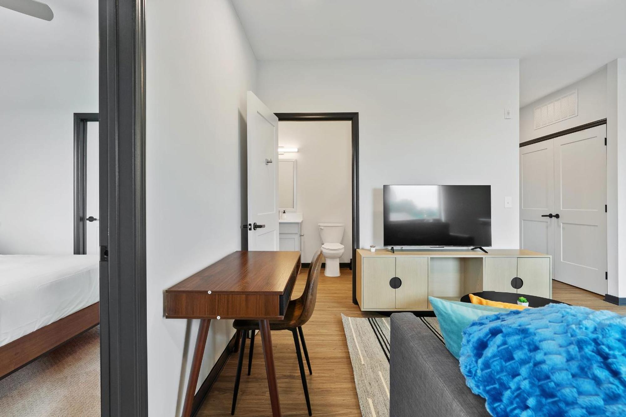 Cozysuites On Mass With Garage Parking #7 Indianapolis Eksteriør billede